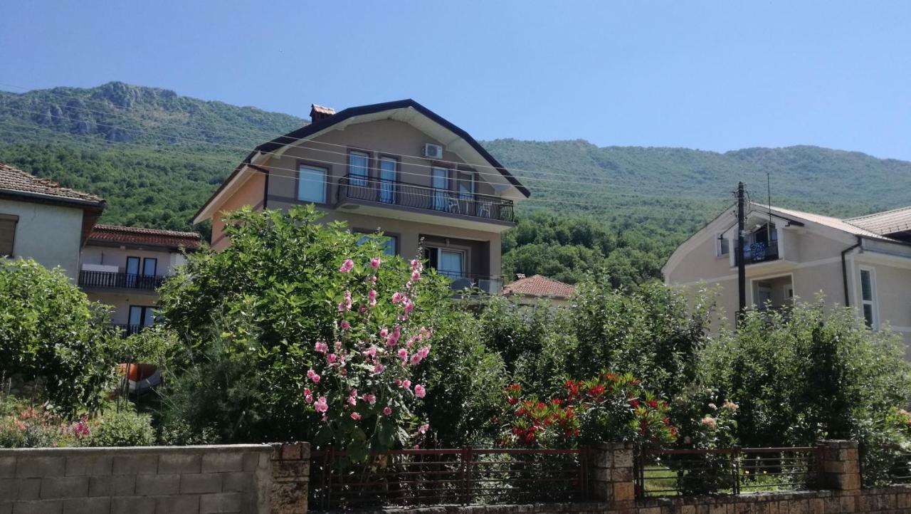 Guesthouse Zimovski Peštani Екстериор снимка